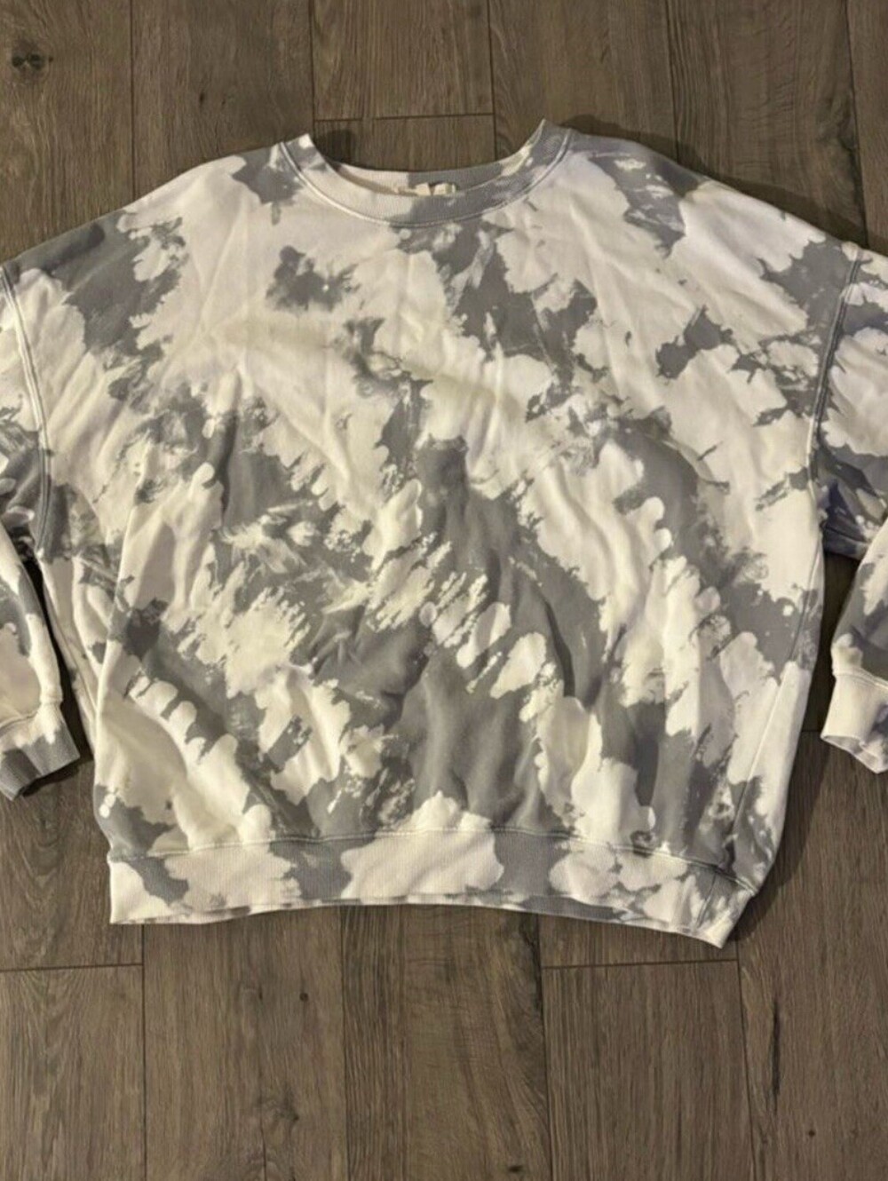 Gilded Intent BUCKLE Long Sleeve White/Grey Tie Dye Crewneck Sweatshirt Size S
